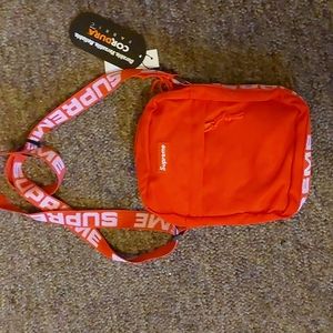 Supreme ss18 shoulder bag